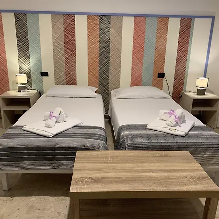 Villa Anna Guesthouse - Salento Airport Stay & Free Parking-3